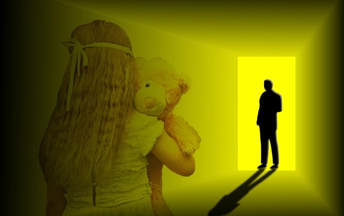 MIRIS: Guru agama di sebuah Madrasah Ibtidaiyah (MI) di Kecamatan Sukun melakukan perbuatan tidak senonoh terhadap para murid perempuan (Gambar Ilustrasi Pelecehan Seksual By Radar Malang )