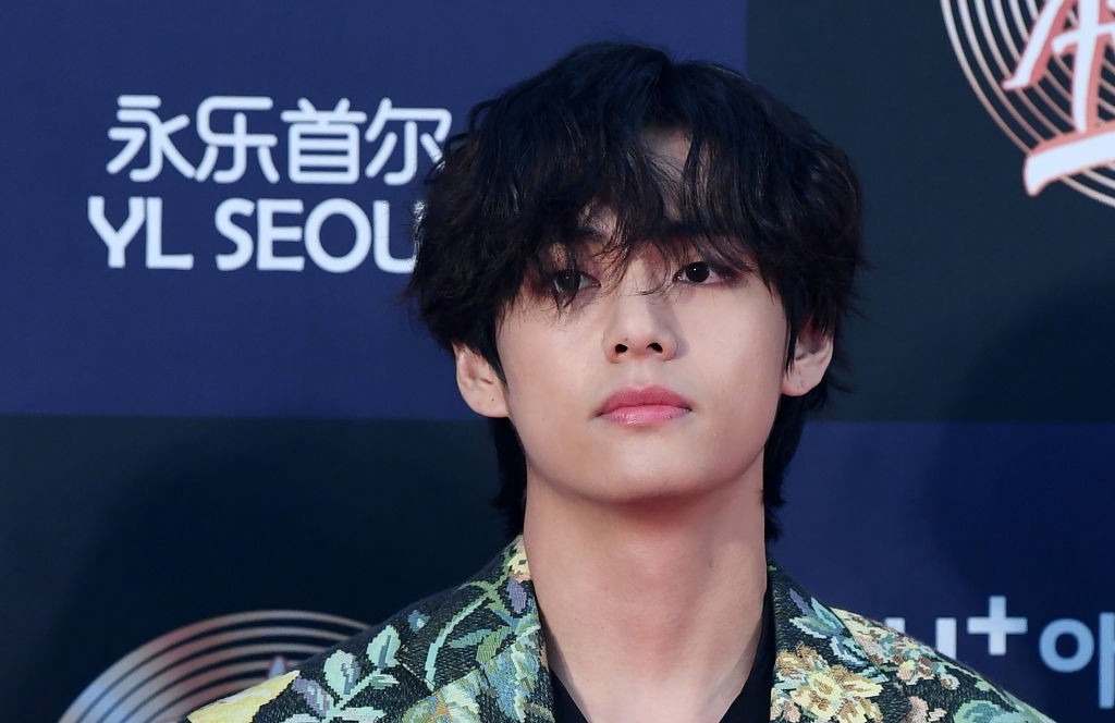 V anggota boyband BTS piawai menyanyi lagu opera. (Sumber : Getty Images)