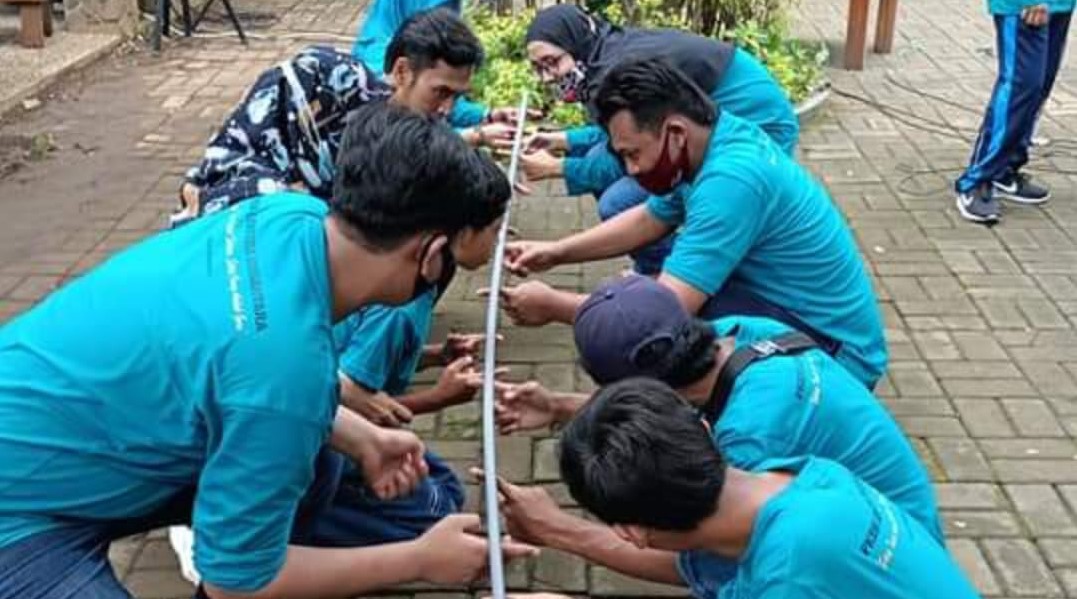 Para peserta mengikuti kegiatan outing class di Taman Puspa Jalibar Kepanjen, Minggu (7/3). (Humas Disdik for Radar Malang)