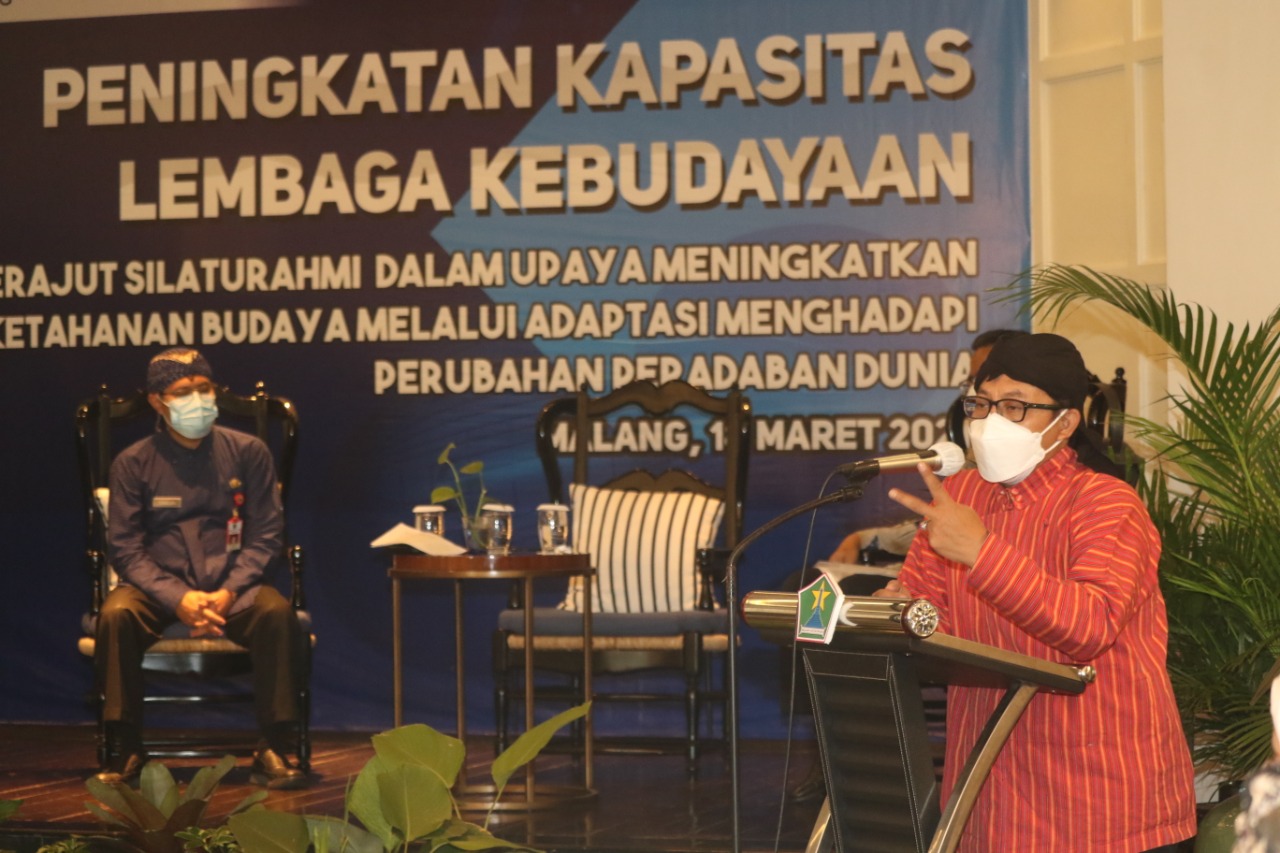 Wali Kota Malang Sutiaji saat sosialisasi peningkatan kapasitas lembaga budaya. (Errica Vannie/Radar Malang)