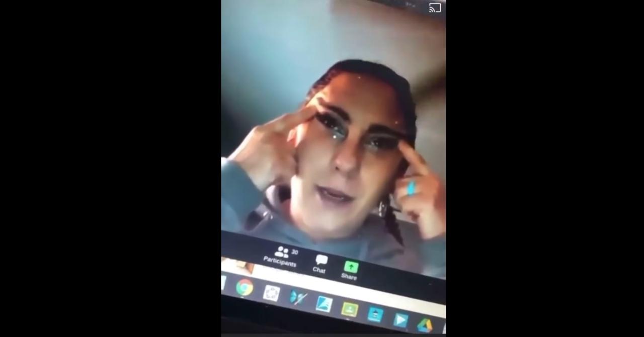 Nicole Burkett, seorang guru dari sekolah menengah yang dikecam karena tindakan rasisnya (Screenshot YouTube/ist).