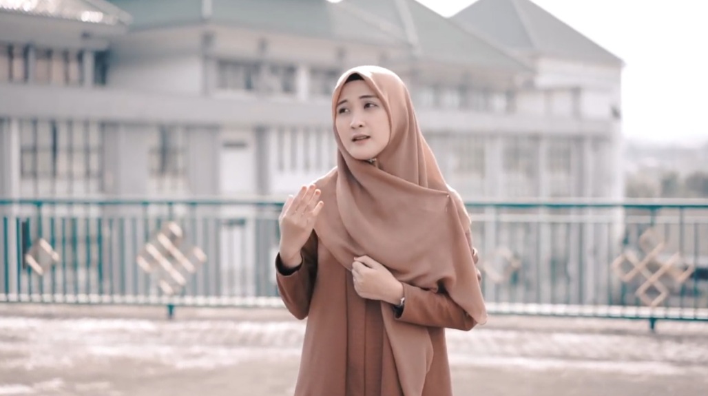 Nur Laili Rizky Rahmawati (ist)