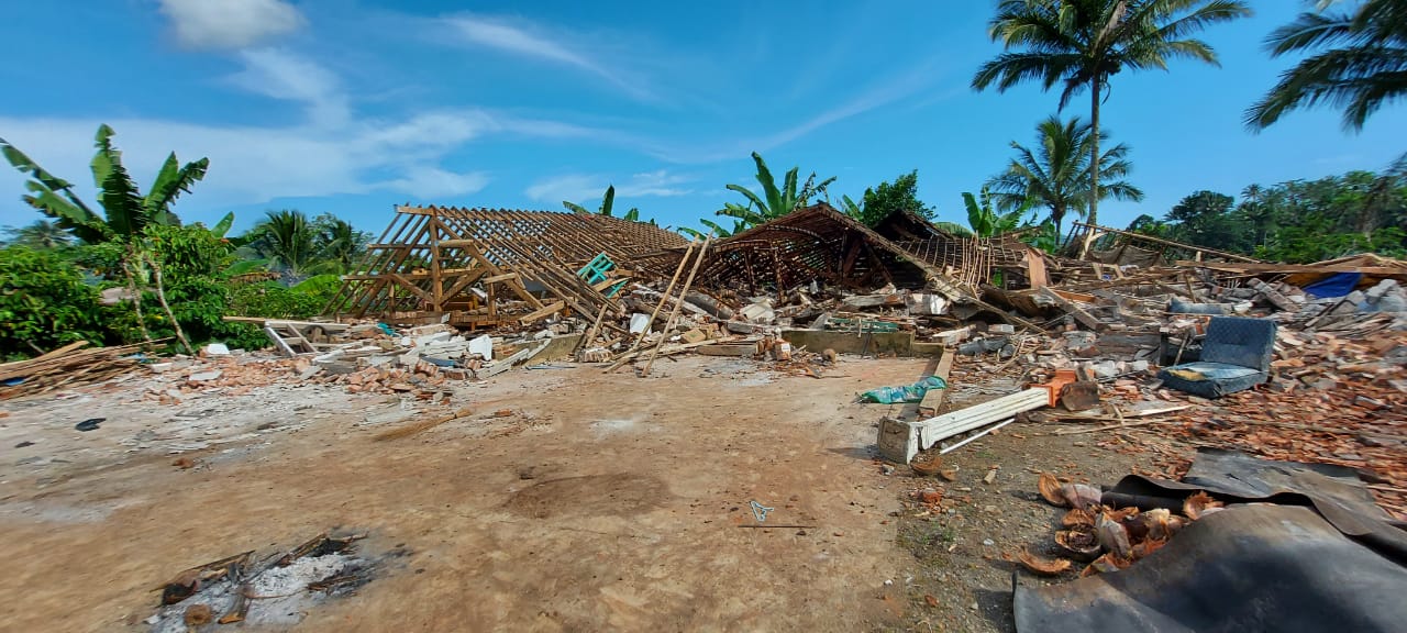 Kondisi rumah warga di Kecamatan Ampelgading, Malang yang hancur akibat gempa. (Biyan Muzaky/Radar Malang)