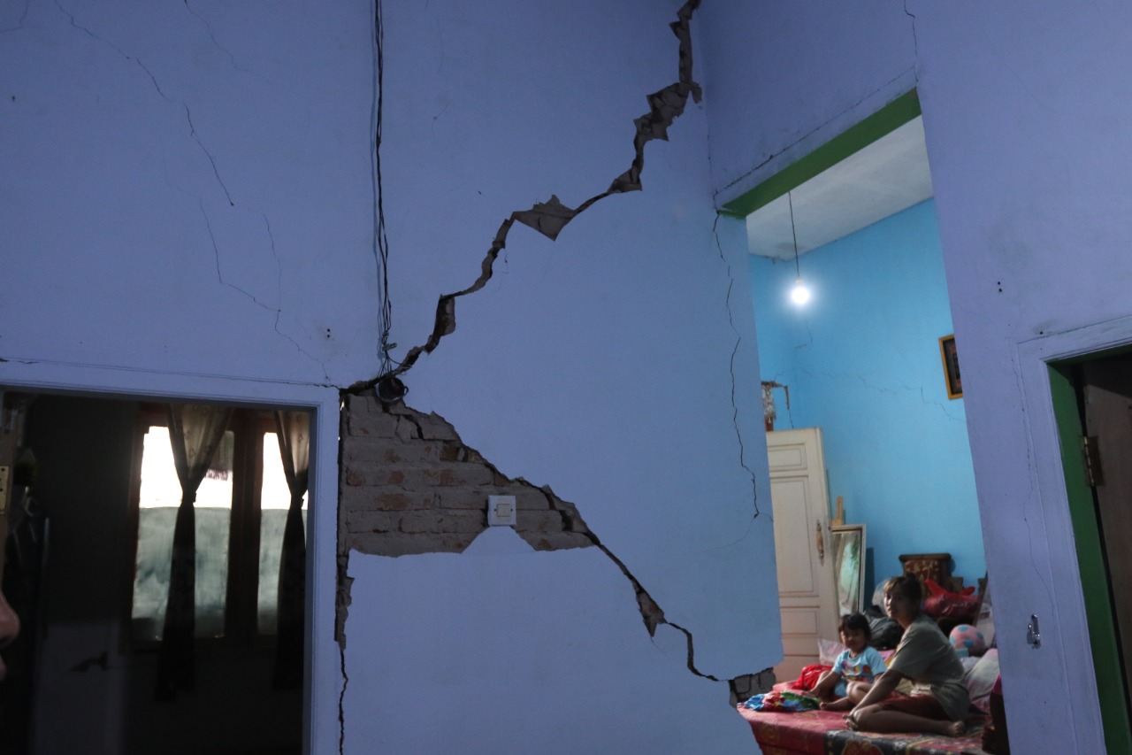 Rumah warga yang terdampak gempa Malang (Darmono / Radar Malang)