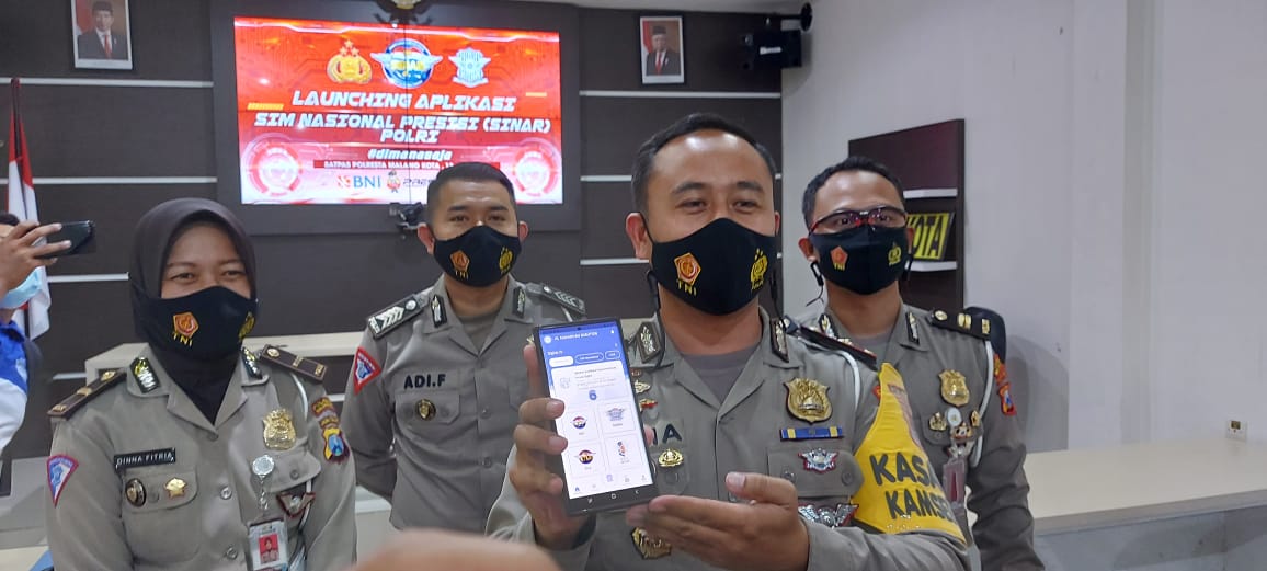 Aplikasi Sinar untuk sementara bru tersedia untuk pengguna android (Biyan Mudzaky / Radar Malang)