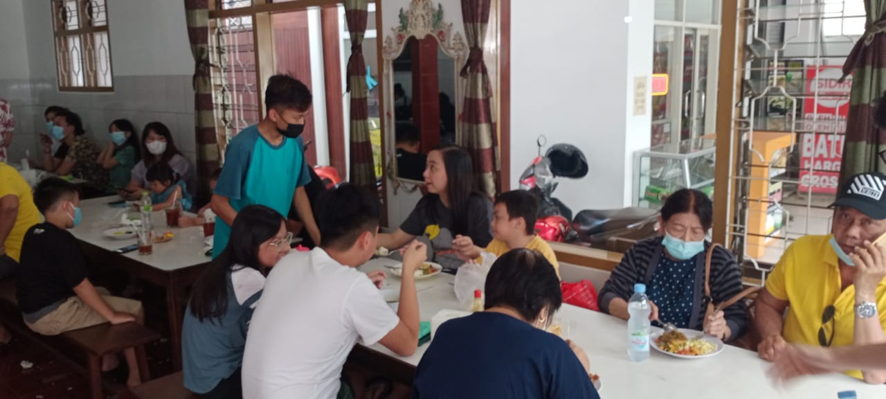 Warung Sidik yang berada di Jalan Agus Salim Nomor 47 ini menjadi salah satu kuliner yang tak boleh ditinggalkan saat berkunjung ke Kota Wisata Batu. (Nugraha/Radar Malang)