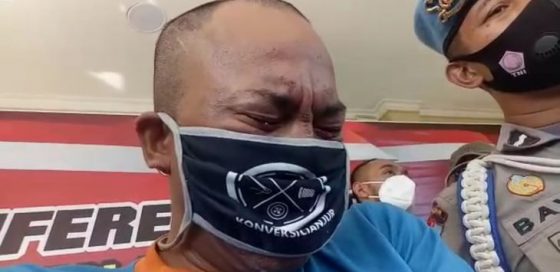 Dede Iskandar alias Bentar pelaku bakar pacar Indah Daniarti di Cianjur. (Jawa Pos)