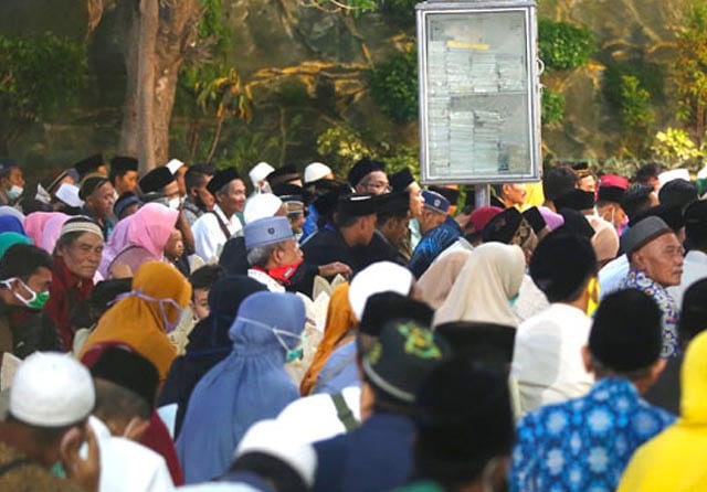 Pengunjung memadati Wisata Religi Sunan Ampel, Kamis (6/5). Kawasan itu bisa dikunjungi hingga Hari Raya Idul Fitri. (Ahmad Khusaini/JPG/ist)