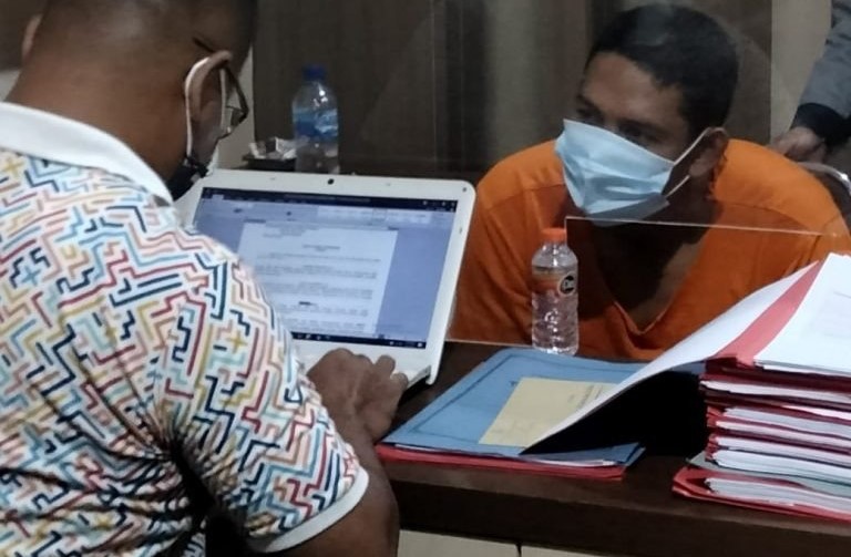 Ali Muddin, pelaku pembunuhan mantan istri menjalani pemeriksaan di Polres Malang (ist)