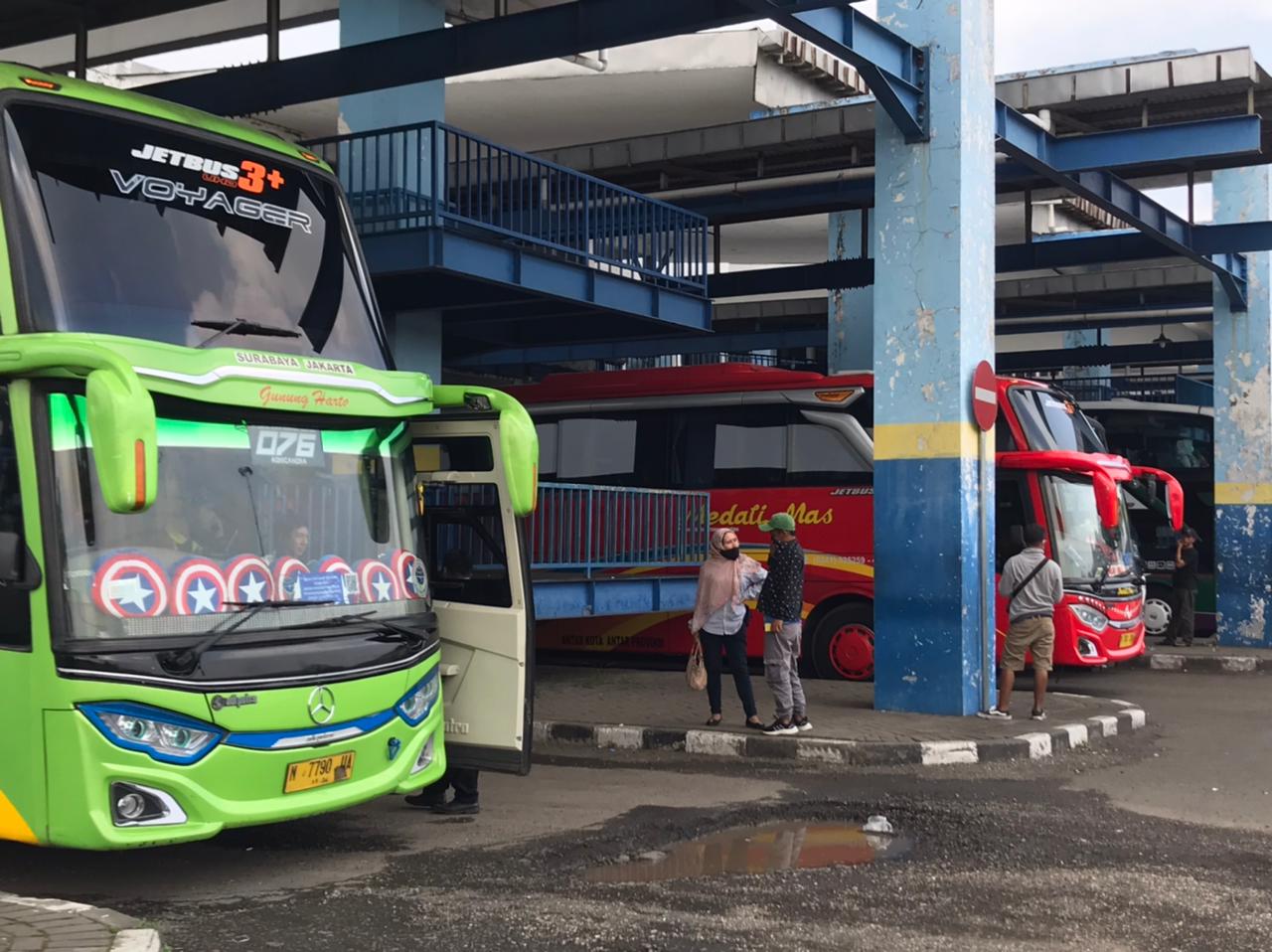 Suasana di Terminal Arjosari (Aditya Novrian / Radar Malang)