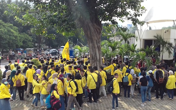 Ilustrasi mahasiswa UI saat melakukan aksi demo. (dok JawaPos.Com)