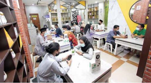 Setiap customer Meteor Cell akan dilayani oleh satu profesional servis (Rofia Ismania / Radar Malang)