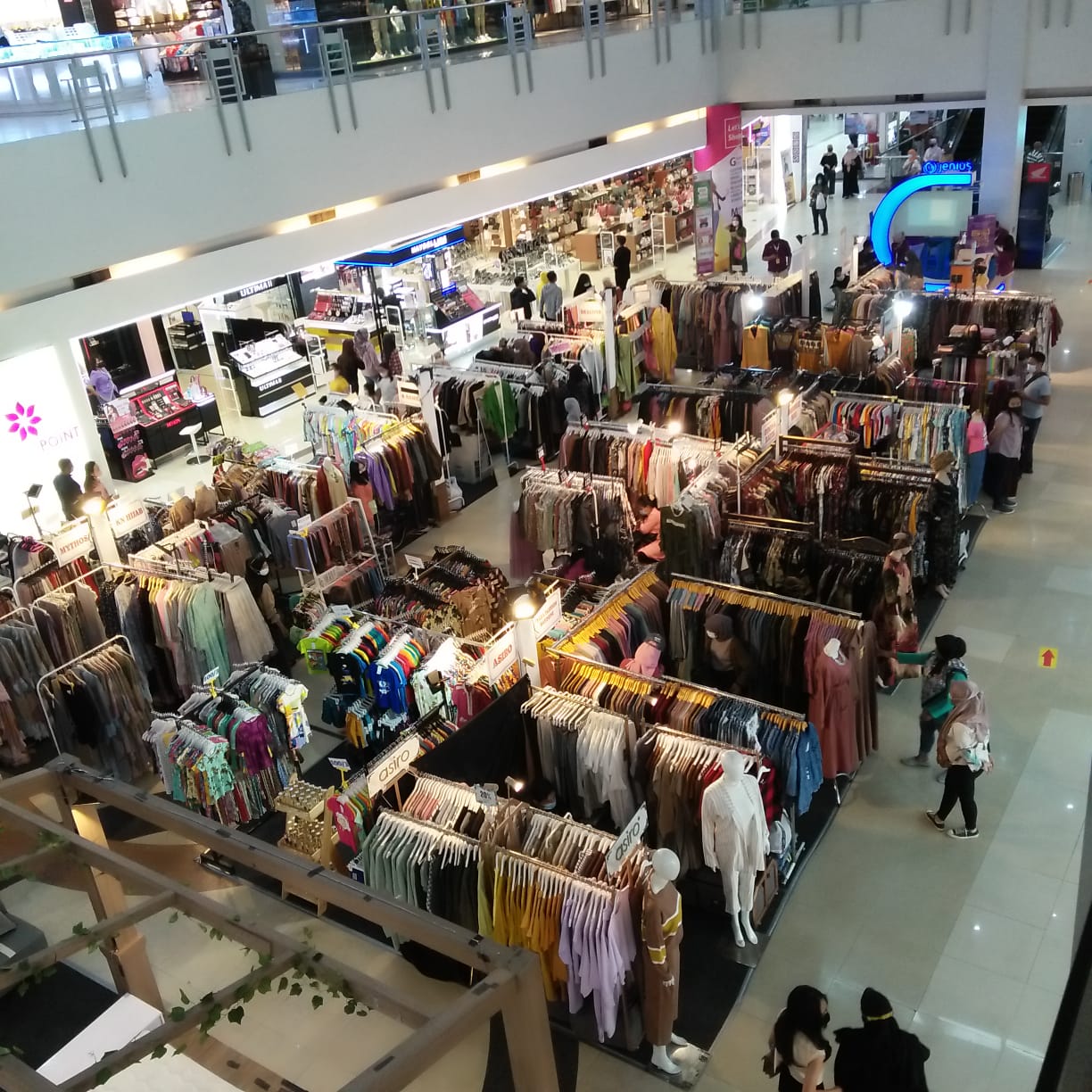 Pameran fashion di MOG menghadirkan segudang promo fashion. (Bachtiar/Radar Malang)