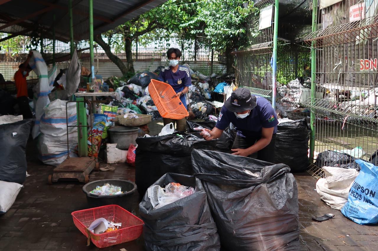 Pengelolaan sampah di salah satu TPS Kota Malang (ist)