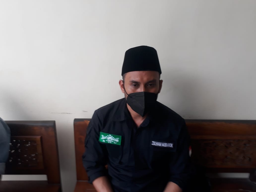 Zulham Mubarak usai memenuhi panggilan polisi terkait hoax penembakan yang dibuat Gus Idris (Ubaidillah/Radar Malang)