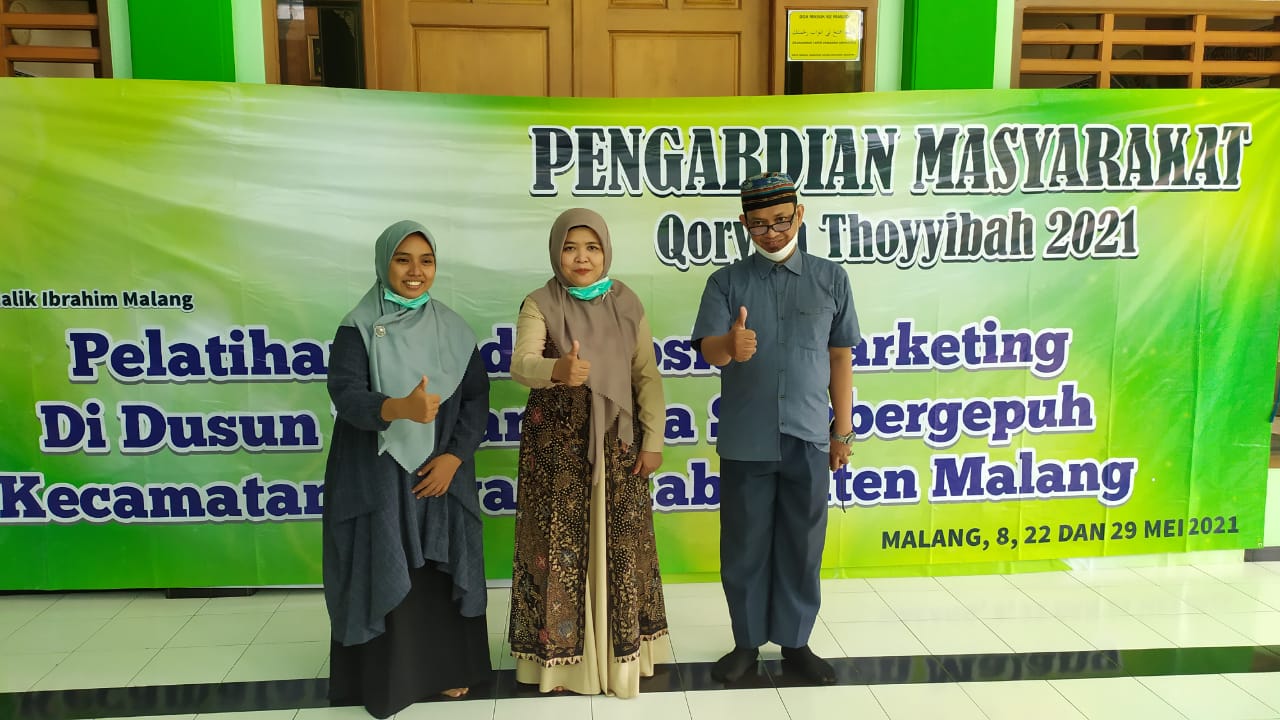Tim pengabdian UIN Malang menggelar pelatihan sosial media di Dusun Krajan (ist)