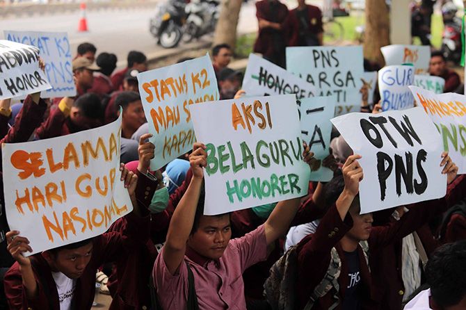 Pemerintah memberi kesempatan kepada 150 ribu guru honorer untuk mengikuti rekrutmen PPPK. (Istimewa)