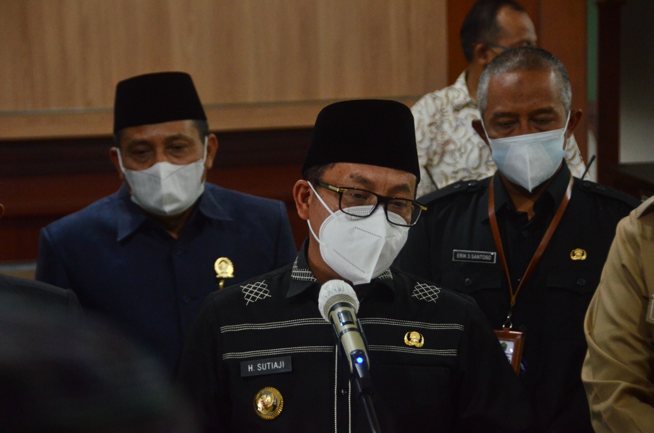 Wali Kota Malang Sutiaji menuturkan bahwa positivity rate Covid-19 di Kota Malang saat ini berada pada angka 4 persen. (biyan/Radar Malang)