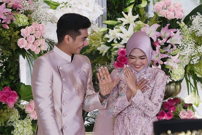 YouTuber Ria Ricis resmi dilamar Teuku Ryan di Hotel JW Marriot Jakarta, Kamis (23/9)