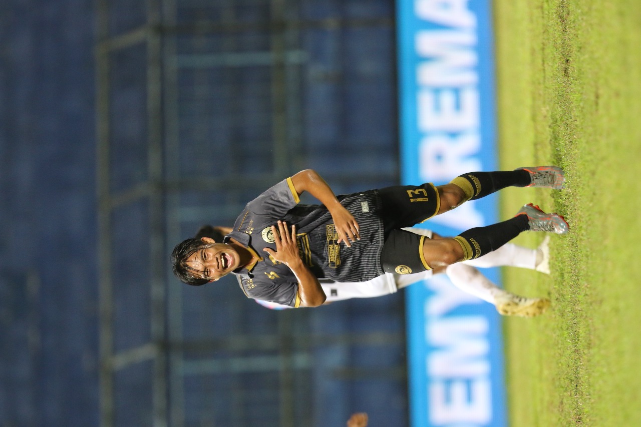 Carlos Fortes dan Ezechiel Ndouasel bakal saling membuktikan kualitasnya malam nanti. Kemampuan keduanya sama-sama diandalkan timnya.