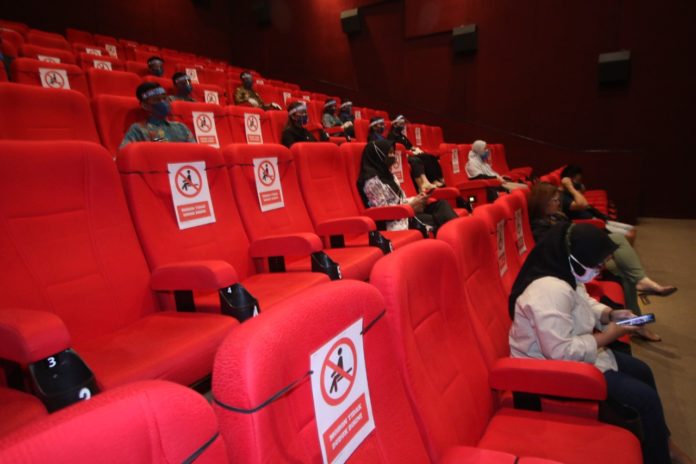 Dengan berbagai syarat dan ketentuan, bioskop di daerah dengan PPKM level 2 dan 3 sudah boleh dibuka. (Dok Radar Malang)