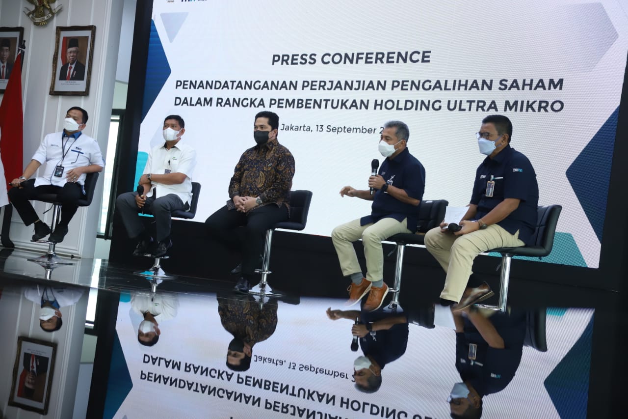 Penandatanganan perjanjian pengalihan saham dalam rangka pembentukan holding ultra mikro (ist)