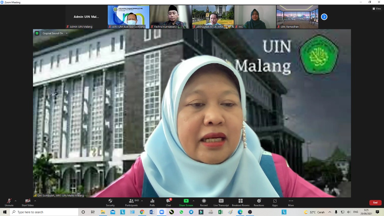 Wakil Rektor 1 Bidang Akademik UIN, Prof. Dr. Hj. Umi Sumbulah M.Ag saat memberikan sambutan di kuliah tamu hari ini, Rabu (29/9). (ist)
