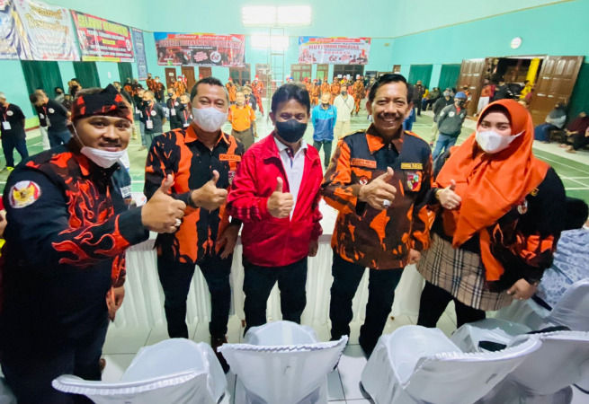 Ketua MPO PP Kabupaten Malang Moh Geng Wahyudi didampingi Ketua MPC PP Kabupaten Malang Priyo
