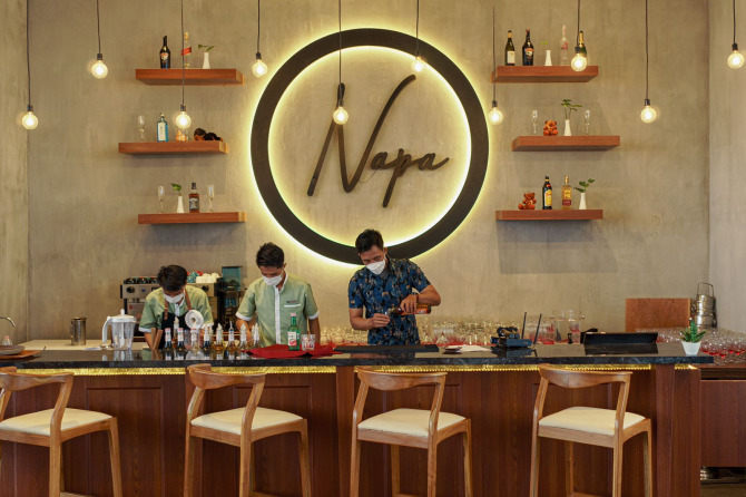 Napa Eatery and Bar hadir dengan interior dengan ambience yang hangat dan nyaman. (ist)