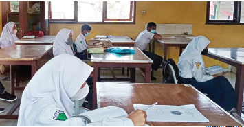 Pembelajaran tatap muka terbatas di SMP As Salam Kota Batu beberapa waktu lalu. (Nugraha Perdana/Radar Malang)