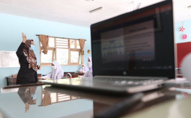 Protokol kesehatan tetap menjadi perhatian sebab pada Oktober lalu tercatat dua siswa yang dinyatakan positif Covid-19. (Darmono/Radar Malang)