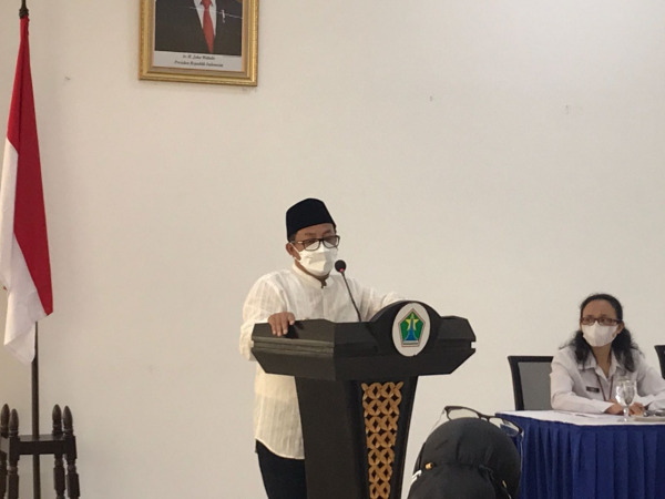 BERI PRIORITAS: Wali Kota Malang Sutiaji didampingi Kepala Bappeda Kota Malang Dwi Rahayu saat membahas musrenbang CSR dengan pelaku usaha, kemarin.