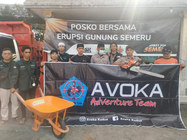 BMH Demak Beserta Komunitas Salurkan Bantuan Kemanusiaan Erupsi Semeru di Lumajang, Sabtu (18/12).