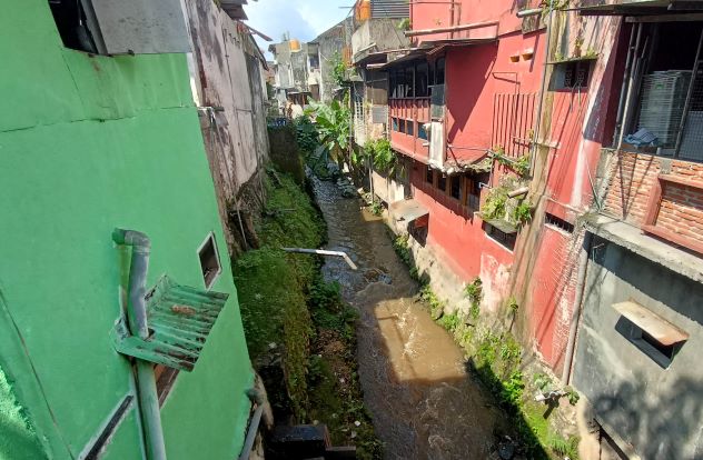 TAK HARUS BANJIR: Menurut akademisi,  banjir di Kota Malang seharusnya tak terjadi. Terutama jika melihat saluran drainase di Kota Malang normal dan terbebas dari bangunan liar di atasnya. (suharto/radar malang)