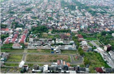 DEMI RTH: Ke depan, permukiman di kawasan Tunggulwulung, Kota Malang ini bisa jadi akan tergerus untuk ruang terbuka hijau (RTH). Itu imbas dari revisi RTRW yang digodok Pemkot Malang. (darmono/radar malang)