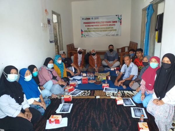 PENGABDIAN:LPPM Unikama menjadikan UKM AzzA Aquarium di Desa Watugede, Kecamatan Singosari sebagai obyek kajian pengabdian kepada masyarakat. (unikama for radar malang)