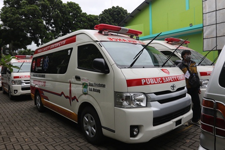 Sebelum Kepala Puskesmas mendapatkan mobil operasional, ambulans kerap digunakan untuk operasional puskesmas