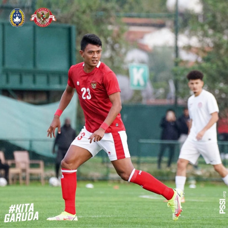 TAMBAH KEKUATAN: Dedik Setiawan bersama Kushedya Hari Yudo dan Rizky Dwi Febrianto bisa bergabung dengan rekan-rekannya di Arema FC pada hari ini (6/1). (Instagram Timnas Indonesia)