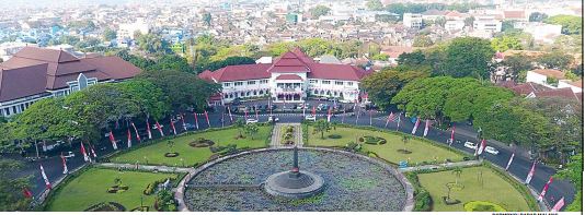 Alun-Alun Tugu Kota Malang. (darmono/radar malang)