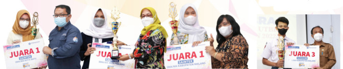TERBAIK DI TAHUN 2022: Para jawara Tryout UTBK SBMPTN Jawa Pos Radar Malang 2022 membawa trofi kemenangan di halaman kantor Radar Malang kemarin pagi (22/3/2022).
