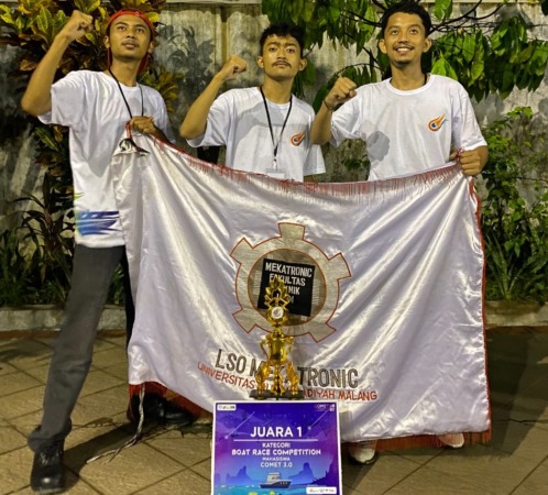 TANGGUH: Tim LSO Mekatronic UMM yang memenangi ajang Boat Race Competition COMET 3.0. (HUMAS UMM FOR RADAR MALANG)
