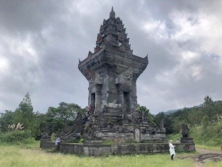DUPLIKASI SITUS: Candi Samudro atau Candi Jawar Baru di kaki Gunung Semeru, Desa Argoyuwono, Kecamatan Ampelgading, Kabupaten Malang ini diproyeksikan menjadi objek wisata baru, kemarin