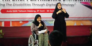 AJAK NAIK KELAS: Pelatihan keterampilan yang digelar Telkom Indonesia. Pelatihan ini diikuti disabilitas tuna netra, tuna rungu, dan tuna daksa.