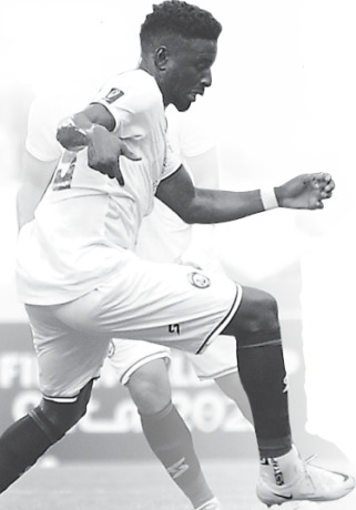 PENYESUAIAN LANCAR: Abel Camara turun di laga semifinal leg pertama Piala Presiden 2022. Di pertandingan itu, dia menyumbang satu gol. (Media Officer Arema FC For Radar Malang)