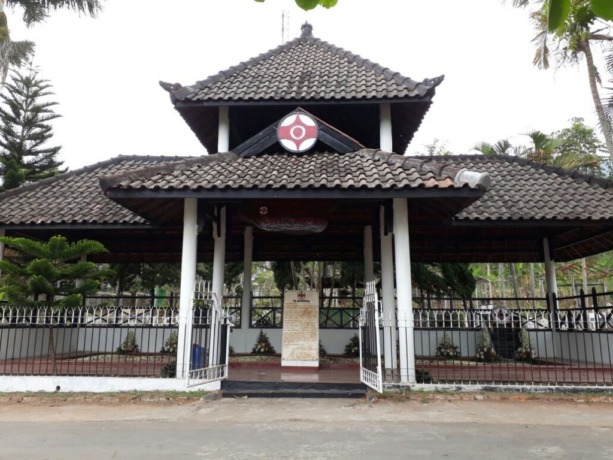Makam delapan karateka pahlawan cinta kasih yang berada di Jalan Suropati Gang Karate, Kelurahan Ngaglik, Kota Batu.