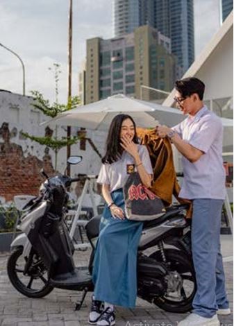 SARANA HEALING: Remaja millennial punya banyak referensi café atau tempat ngopi. (YAMAHA FOR RADAR MALANG)