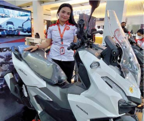 UPDATE TERUS: Honda PCX dipamerkan di MOG.  (BINTI N. ROSIDAH/RADAR MALANG)