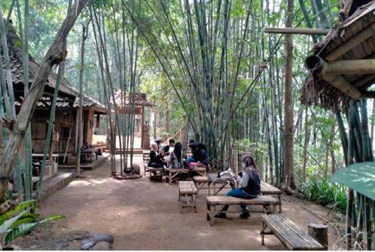 JADI CAGAR BUDAYA: Suasana salah satu sudut Situs Patirtaan Ngawonggo, Kecamatan Tajinan yang asri dan alami. (HANIFUDIN MUSA/RADAR MALANG)