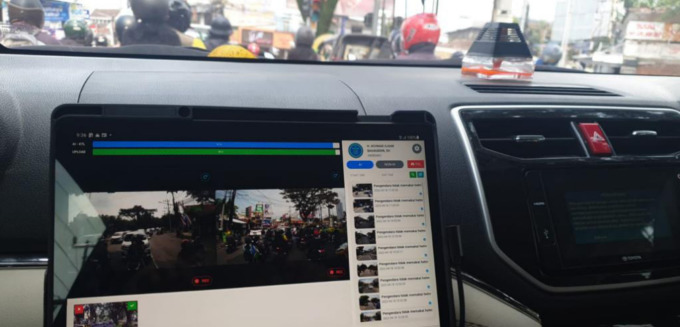 MONITOR KAMERA TILANG: Sistem Integrated Node Capture Attitude Record (INCAR) di mobil milik Polresta Malang Kota sedang dalam proses upgrade. (DOK RADAR MALANG)