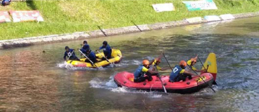 CABOR BARU: Atlet arung jeram dari Kota Batu saat bertanding di Porprov. (KONI KOTA BATU FOR RADAR BATU)
